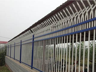 鐵藝圍欄(雙向彎頭) 鐵藝圍欄(雙向彎頭)