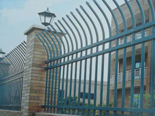 鐵藝圍欄(單向彎頭) 鐵藝圍欄(單向彎頭)